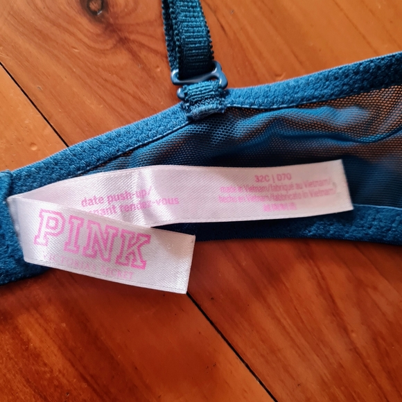 Women's size 32C =10C 'PINK VICTORIA'S SECRET' Gorgeous date push up bra - EUC - Picture 6 of 6